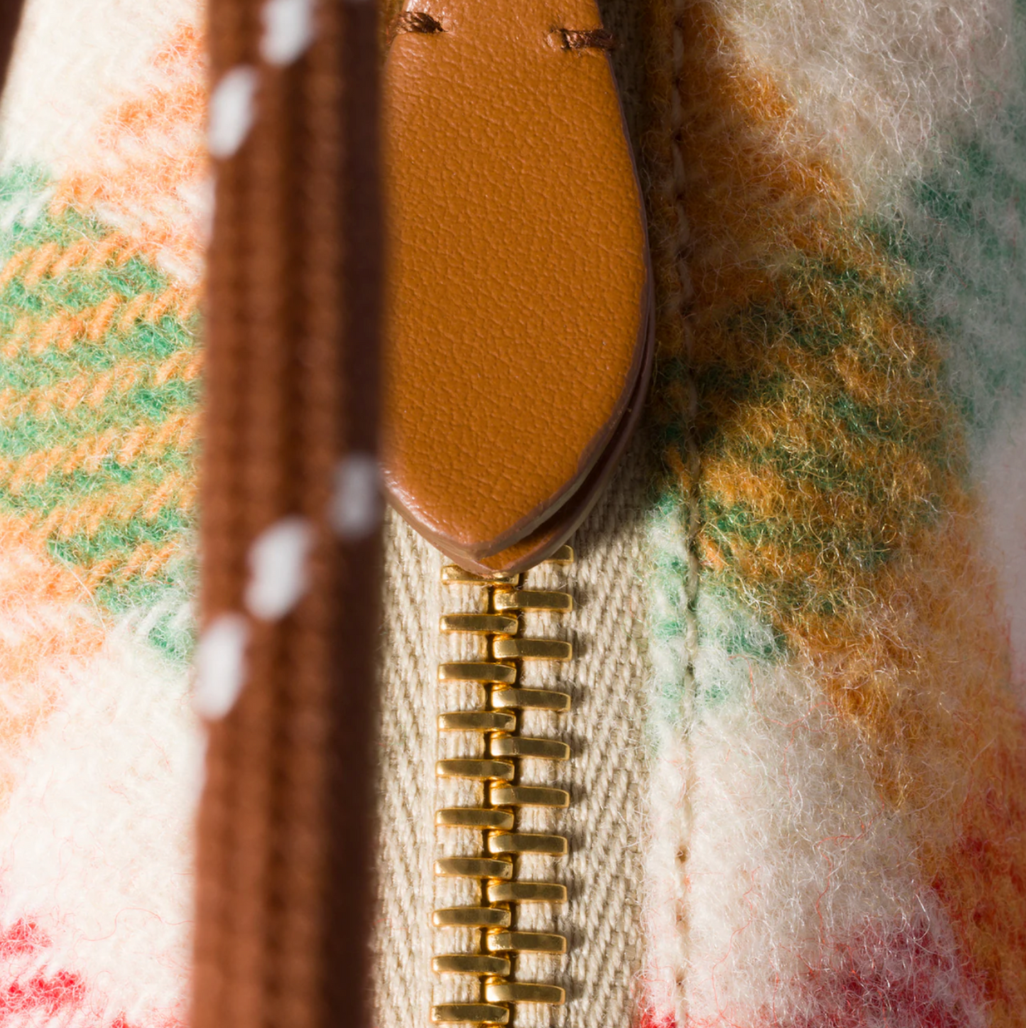 PLAID WOOL POUCH - RED/ GREEN