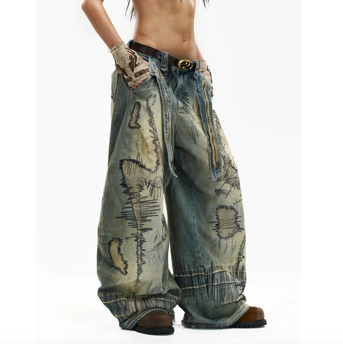 STAIN EMBROIDERY SCIMITAR JEANS - WASHED BLUE