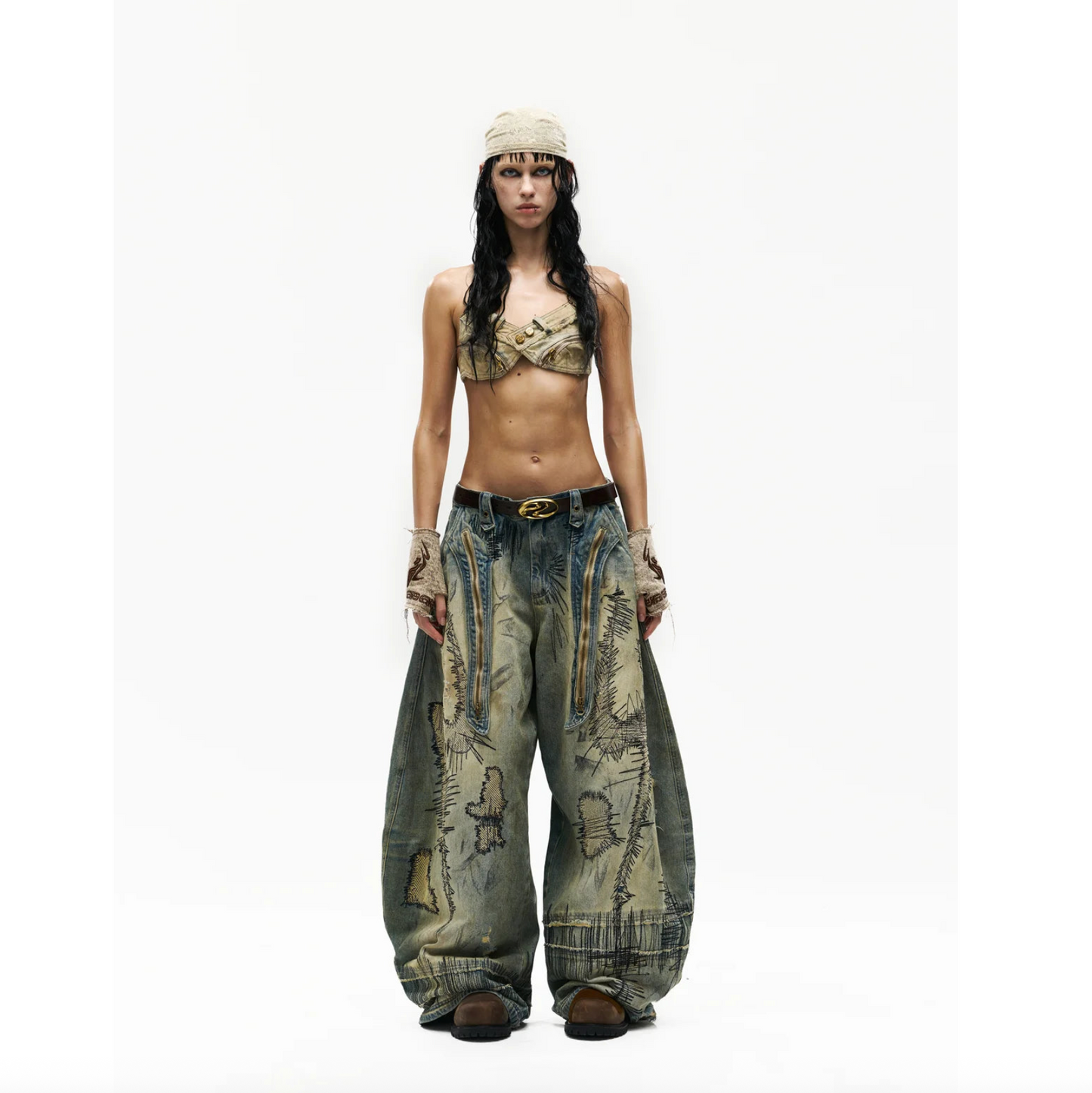 STAIN EMBROIDERY SCIMITAR JEANS - WASHED BLUE