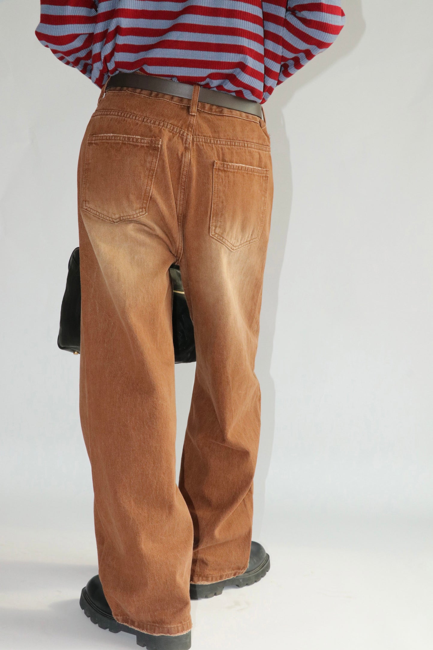 WASHED STRAIGHT LEG JEANS - BROWN