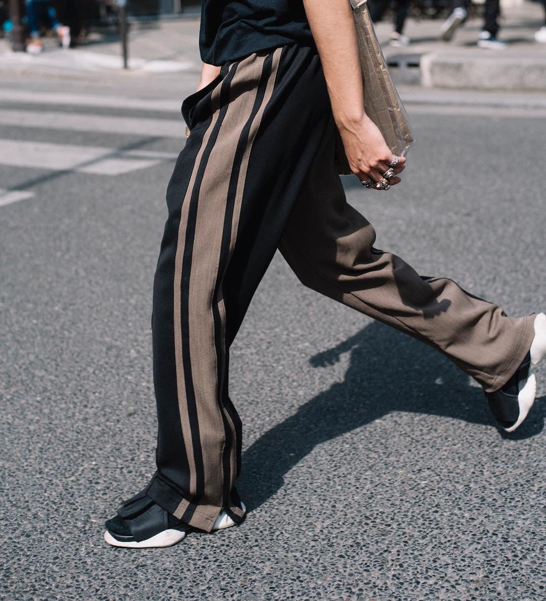 Women Solid Black Two Tone Side Stripe Trackpant