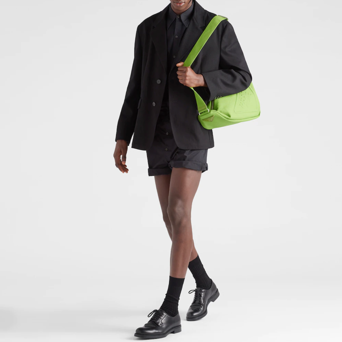 プラダ キャンバス トライアングル ショルダーバッグ |放射性 プラダ キャンバス トライアングル ショルダーバッグ |放射性