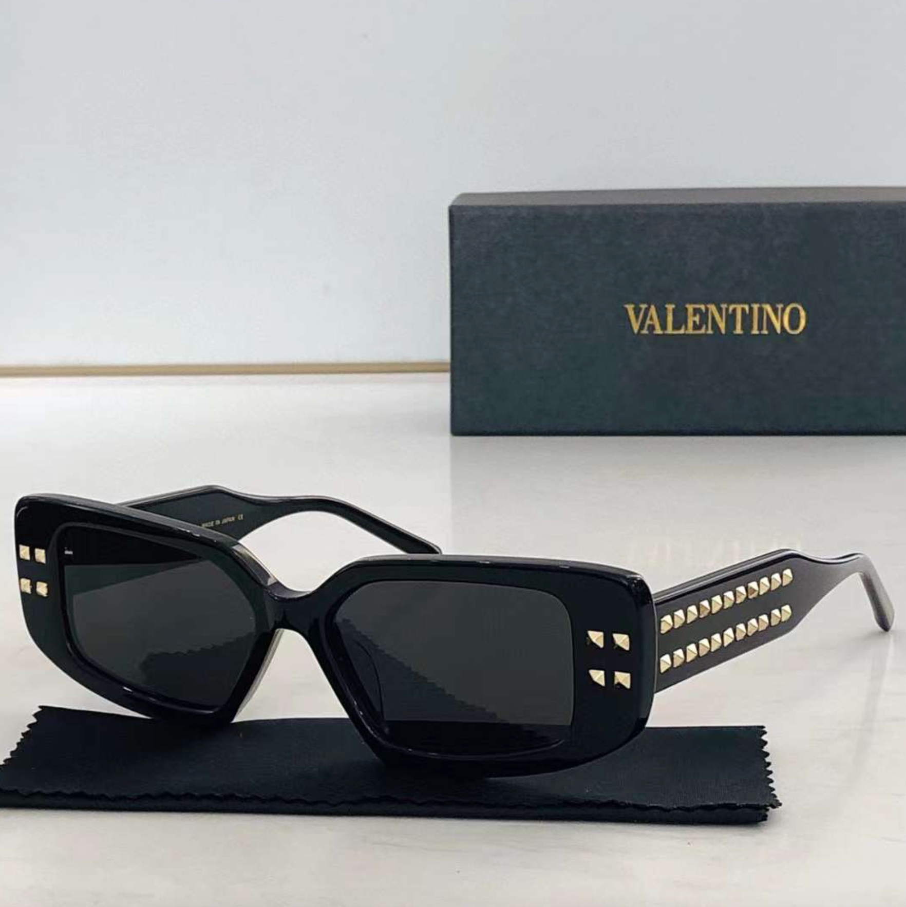 Vltn sunglasses sales